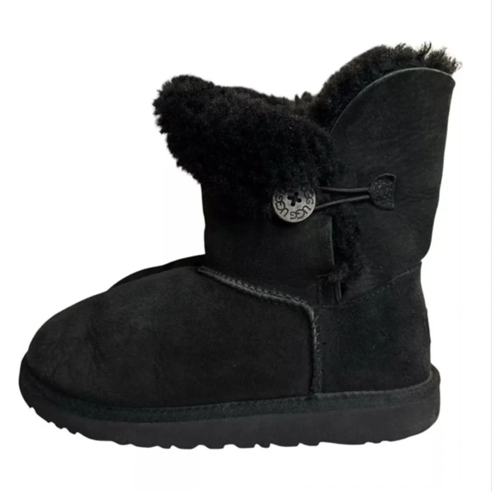 UGG SN 5991 Bailey Button II Black kids US4 Winter Cabincore Cozycore